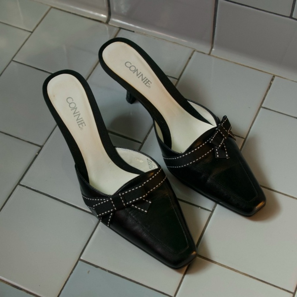 Vintage Kitten Heel with Bow Size 8.5